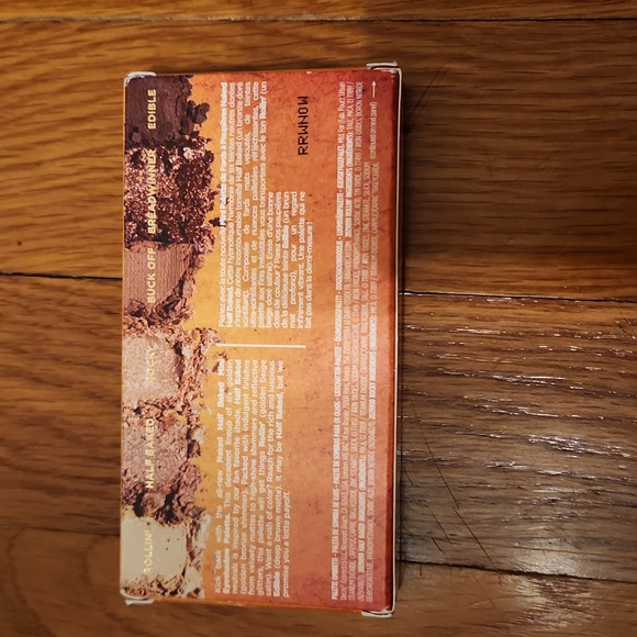 Urban Decay Half Baked Palette - Picture 3 of 3